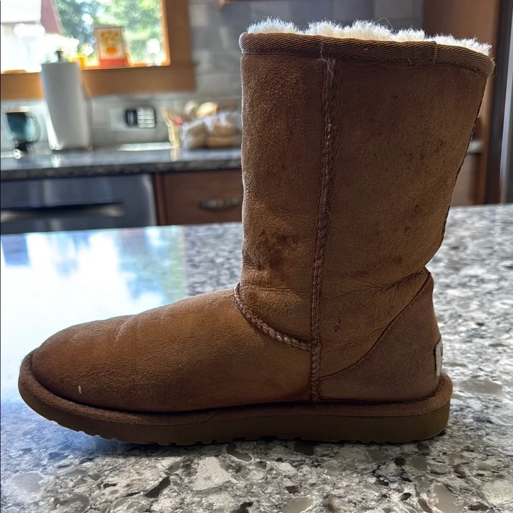 UGG Classic Tan Shearling Boots - Picture 5 of 16